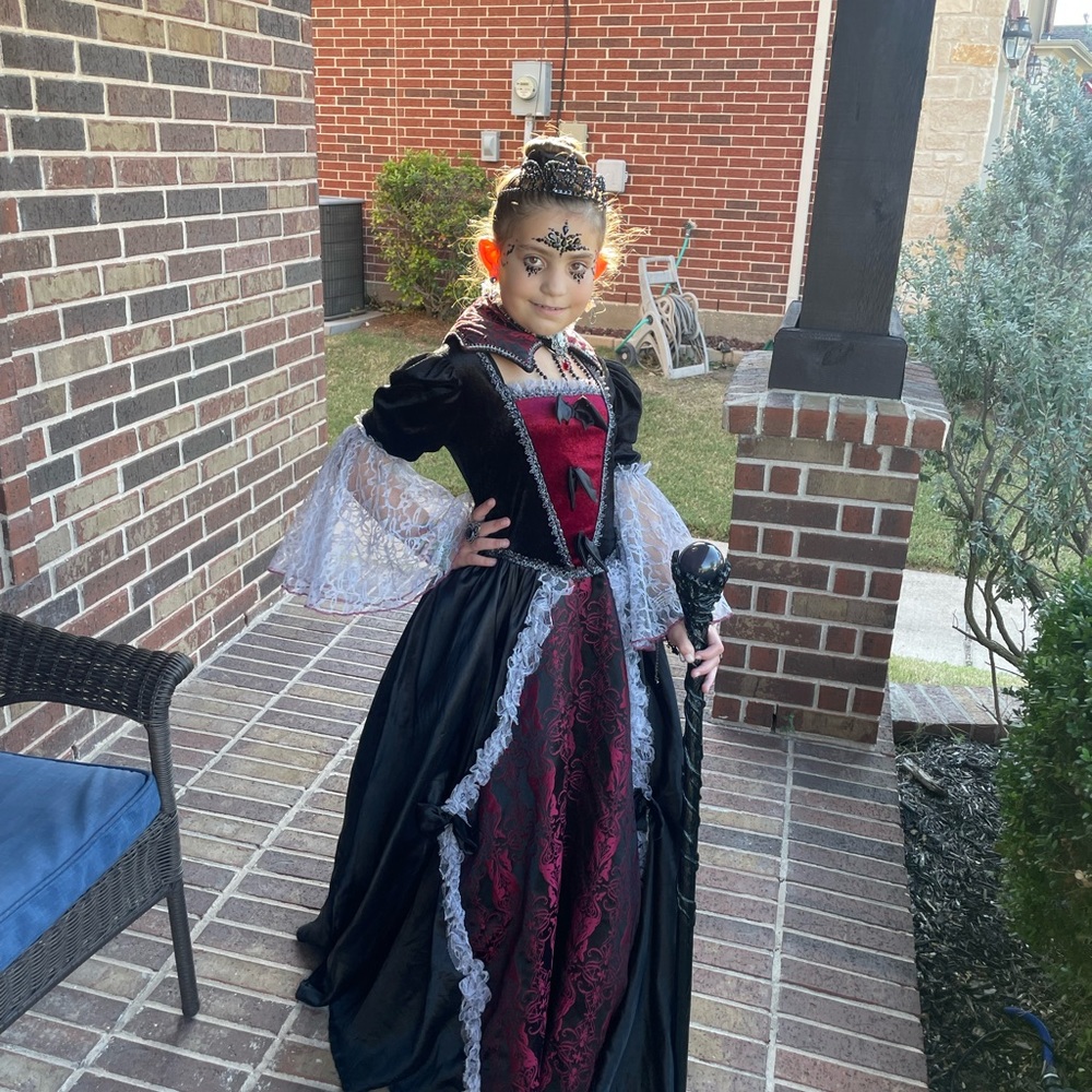 🧛🏻‍♀️ Vampiress of Versailles Costume 🧛🏻‍♀️